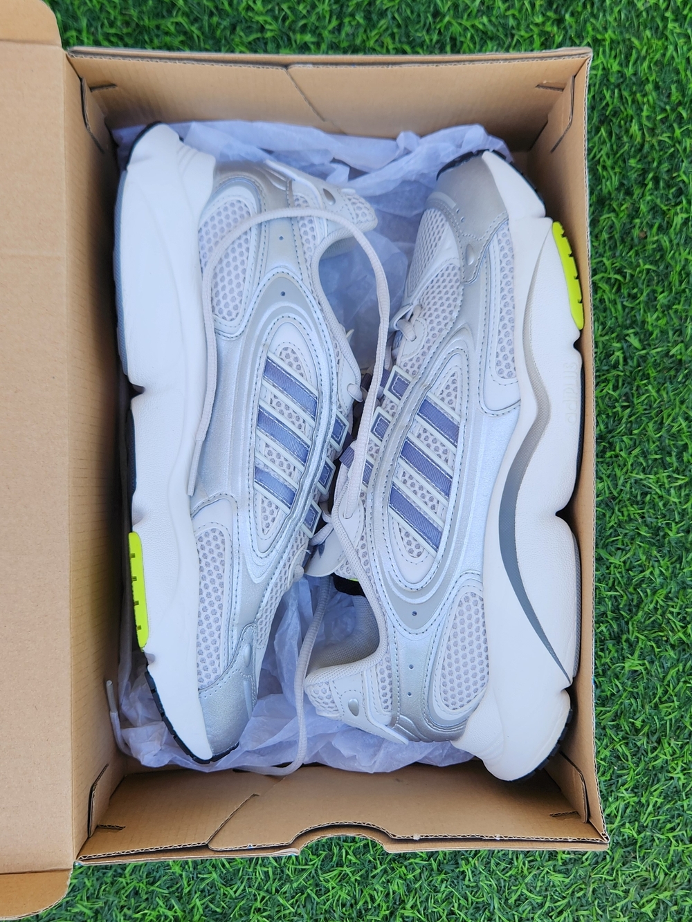 Adidas Silver White Mesh Sneakers with Neon Accents SIZE 9.5